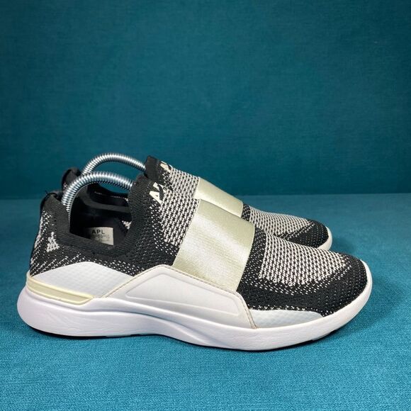 Size 9.5 - Women’s APL Techloom bliss black and white shoes - Picture 3 of 8